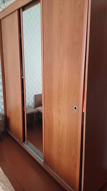 badamdarda kohne bina evleri: Xətai rayonu,Həzi Aslanov metrosunun ustunde,2 otaqlı,təmirli,əşyalı — 2