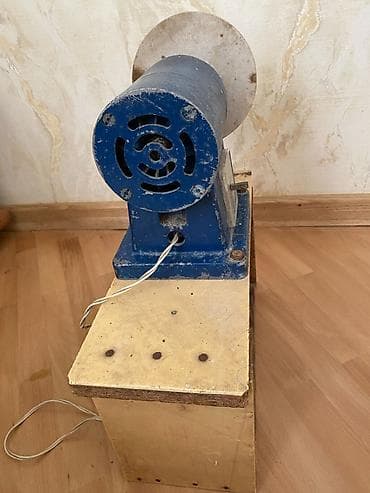 boya vuran aparat: Sovet itiləmə maşını IE-9703, işlək vəziyyətdə — 2