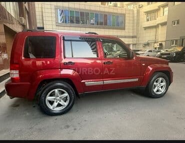 Jeep Cherokee: 3.7 л | 2011 г. Внедорожник — 5