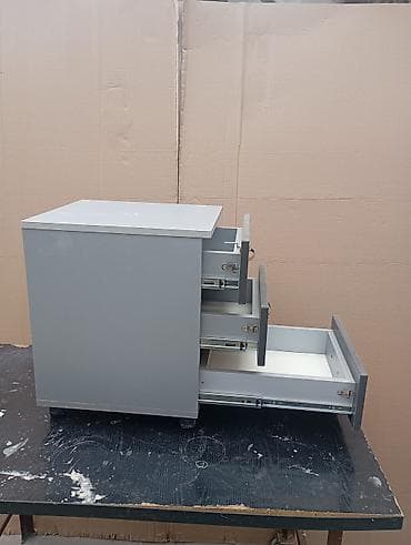 Ofis dolabları: SALAM. agın qiyməti 40az bozun qiyməti 30az super vəziyətdədilər Ofis — 4