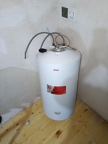 dus kabina: Elektrik su qızdırıcısı (boiler), silindrik şaquli gövdə, ağ rəng. - — 4