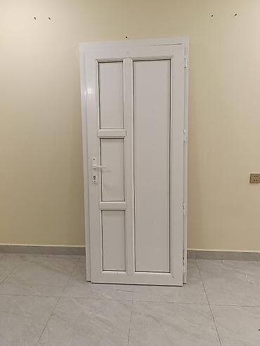 Ağ rəngli PVC qapı - Material: PVC/profil çərçivə, möhkəm panellər -