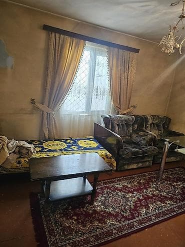 kantiner evlər: Bayilda daş bazariyla uzbeuz. Yola yaxin yerde 2 otaqli ev icareye — 5