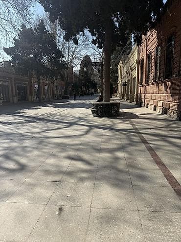 suraxani kiraye: Kirayə verilir: geniş və rahat mansard tipli otaq Xüsusiyyətlər: - — 2