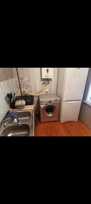 kiraye ev qebele: 5 mərtəbəli binanın birinci mərtəbəsi. Yaşamaq üçün hər bir şərait var — 5