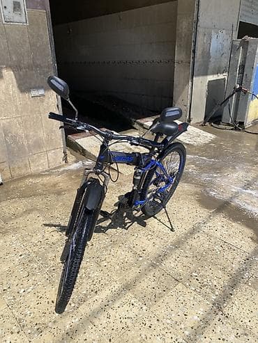 Velosiped – dağ/şəhər tipli, mavi-qara rəngdə. Texniki xüsusiyyətlər