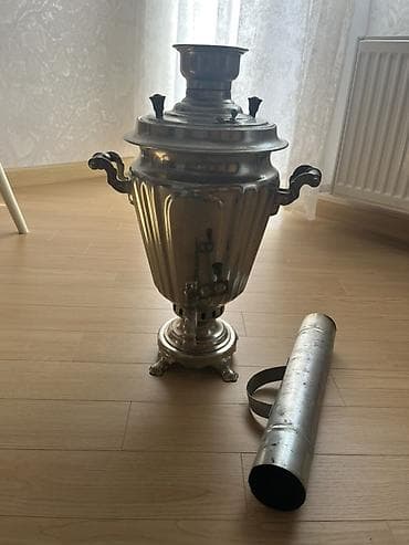 balkonlar: Klassik metal samovar – kömür/odunla çalışan model - Material — 2