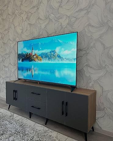 Düz TV altlığı, Polkasız, Laminat