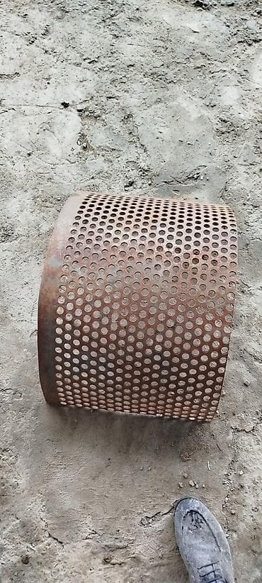 Delikli metal təbəqə (əyrilmiş forma) - Material: qalın metal təbəqə