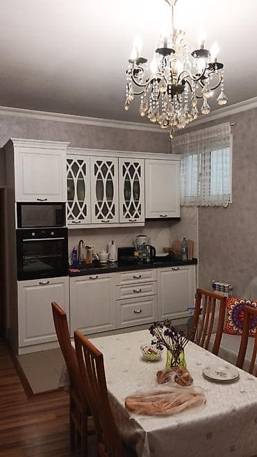 Montin 4 otaqlı, 115 kv. m, Orta təmir