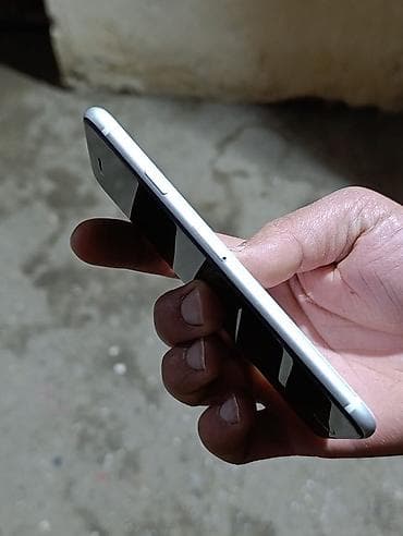 ram 8 gb: IPhone SE 2020, 128 GB, Ağ, Barmaq izi — 3