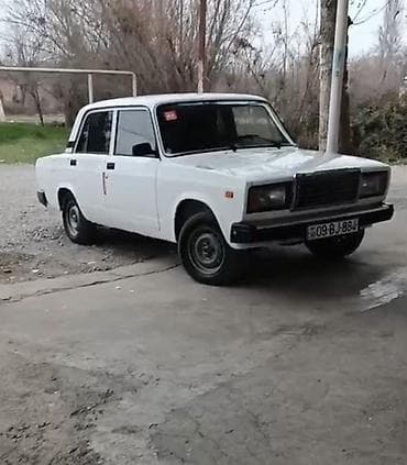 ford transit matoru: VAZ 2107, ağ rəng, sedan kuzov. Texniki xüsusiyyətlər: - Yanacaq — 2