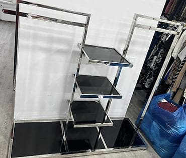 Mağaza vitrin stendi – metal karkaslı, şüşə/akril səthli - Material