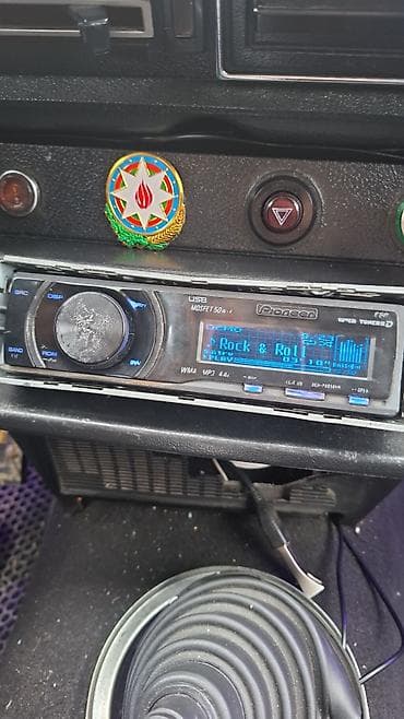 Avtomobil üçün tam audio sistemi Komponentlər: maqintafon usilitel