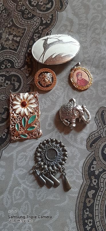 Digər kolleksiyalar: Məhsul: kiçik kolleksiya dəsti Tərkib: - 4 ədəd Minions temalı kiçik — 2