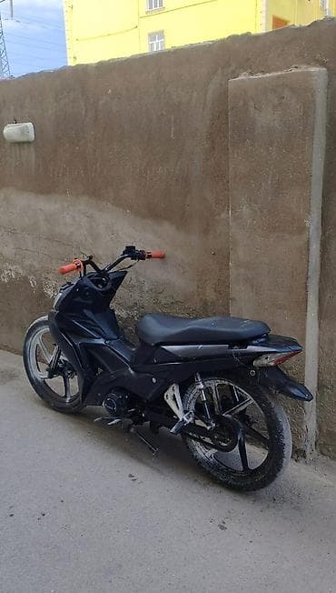 e motor: Moped / skuter tipli motosiklet – şəhər içi sürüş üçün çevik və yığcam — 2