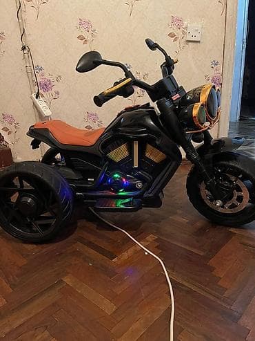 ucuz mekteb cantalari: Uşaq elektrik motosikleti – 3 təkərli - Rəng: qara gövdə, qızılı — 2