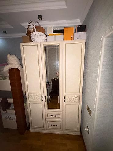Sndolab 150 azn Hundurluyu 2,2 m Eni 0,45 m Uzunluğu 1,4 m Unva 9 — 1