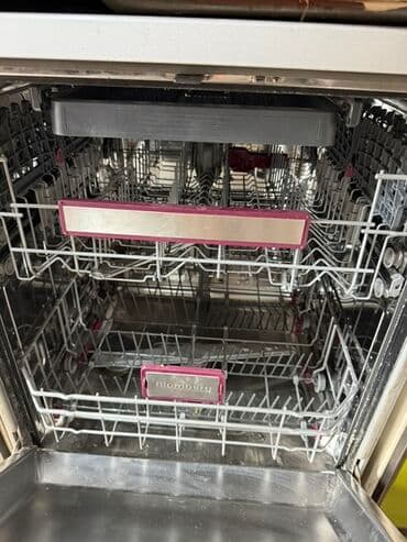 Qabyuyan maşınlar: Blomberg qabyuyan maşın – paslanmayan polad gövdə, ön paneldə elektron — 2