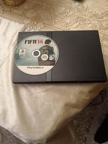 Xbox 360 & Xbox: Sony PlayStation 2 Slim konsolu + FIFA 14 (PS2) disk - Model — 1