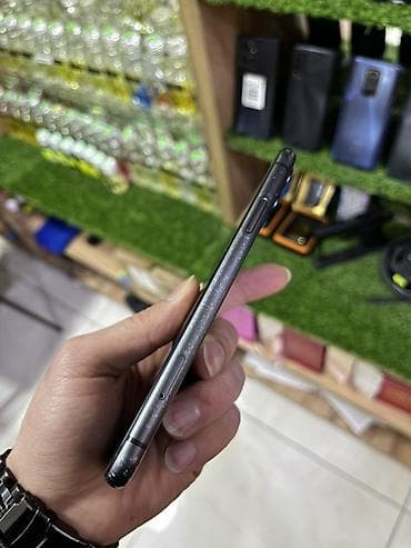 iphone 11 qutusu: IPhone 11, 128 GB, Qara, Face ID — 2