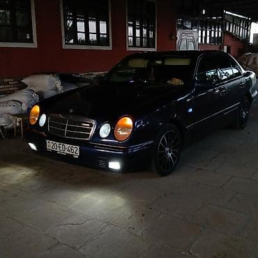 opel vectra b: Mercedes-Benz 230: 2.3 l | 1996 il Sedan — 8