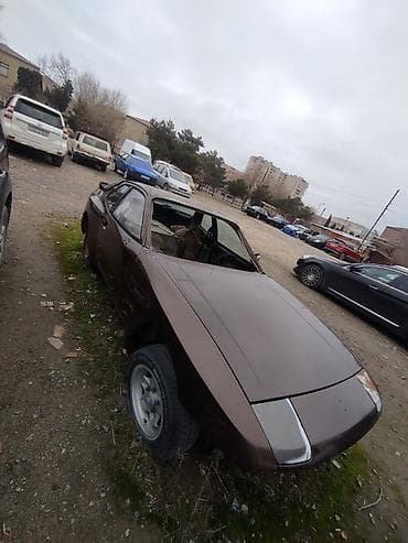 mator 220: Əvəla salam hər kəsə Porşe 944 modeli maşin usdunde hər bir şeyi var — 10