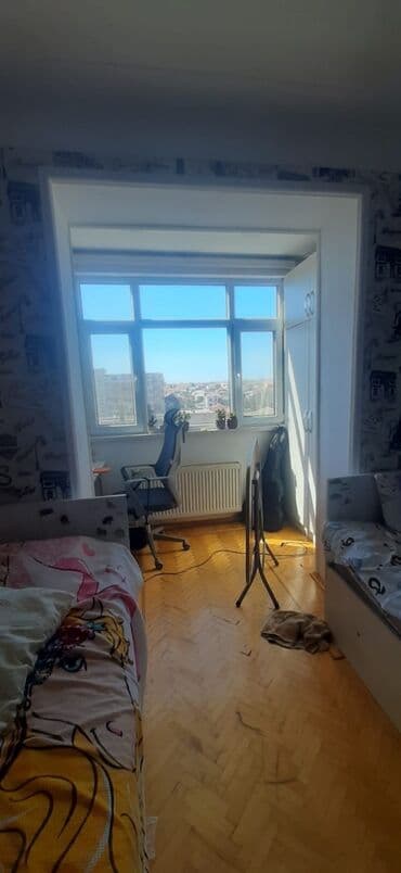 abseron gencler seherciyi evler: Bakı, Bakıxanov qəs., 3 otaqlı, Köhnə tikili, m. Neftçilər, 80 kv. m — 2