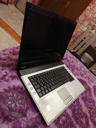 Satılır təcili yaxşı vəziyyətdədır noutbuk işləyir DVD işləyir problem