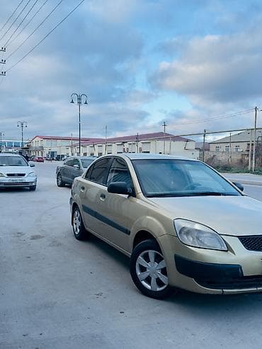 Kia Rio: 1.4 l | 2008 il Sedan