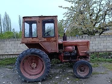 Belarus MTZ tipli təkərli traktor - Kabinli versiya: tam qapalı