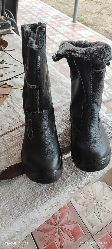 botlar: Qış üçün isti iş çəkmələri - Material: qalın, möhkəm qara dəriyə — 3