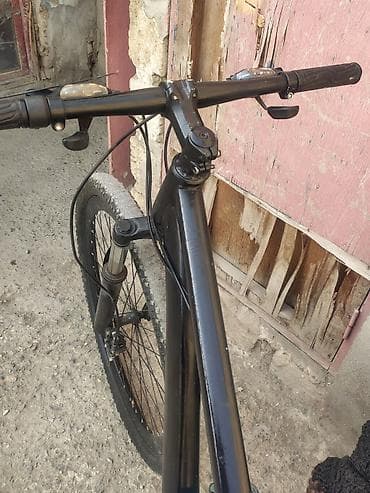 velo: Dağ velosipedi – 29” təkərlər, disk əyləclər, amortizatorlu ön çəngəl — 5