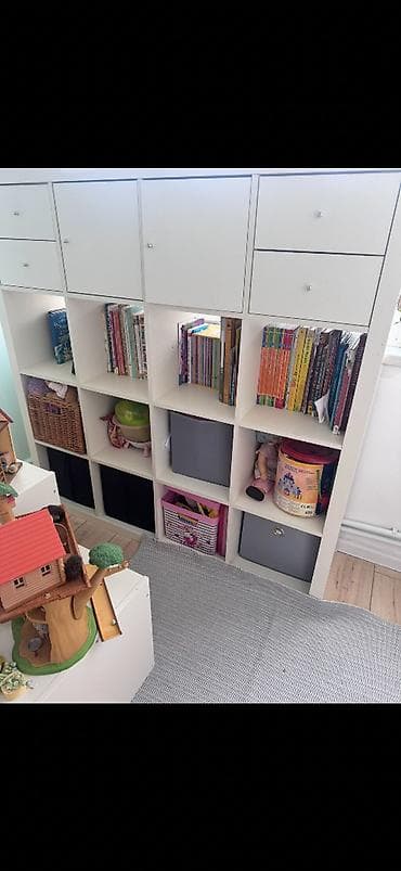 Стеллаж IKEA KALLAX 4x4 (на 16 квадратных ячеек) имеет следующие — 3