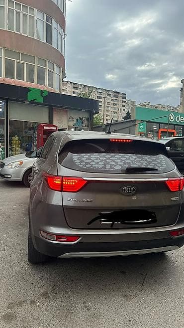 Kia Sportage: 2 l | 2017 il Krossover