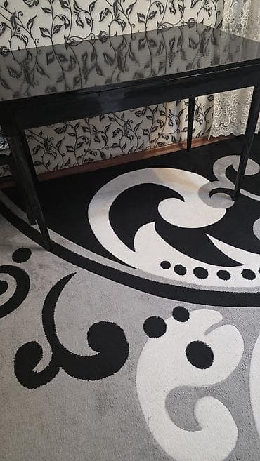 qara malina: Qonaq masası, Açılmayan, Taxta, Dördbucaq masa — 1