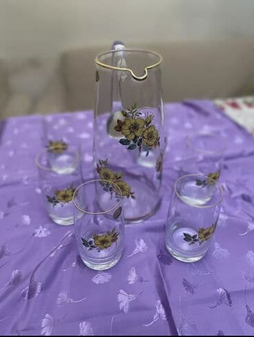 adam şəkilləri: Şüşə, Çexiya — 3