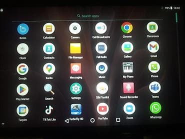 Monitorlar: Modio M130 planşet + klaviatura dəsti Xüsusiyyətlər: - Model: Modio — 6