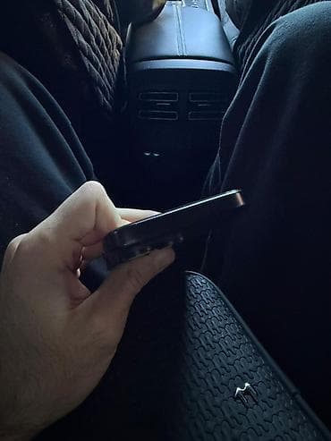 bakcell limitsiz internet: IPhone 16 Pro, 128 GB, Qara, Simsiz şarj, Face ID — 7