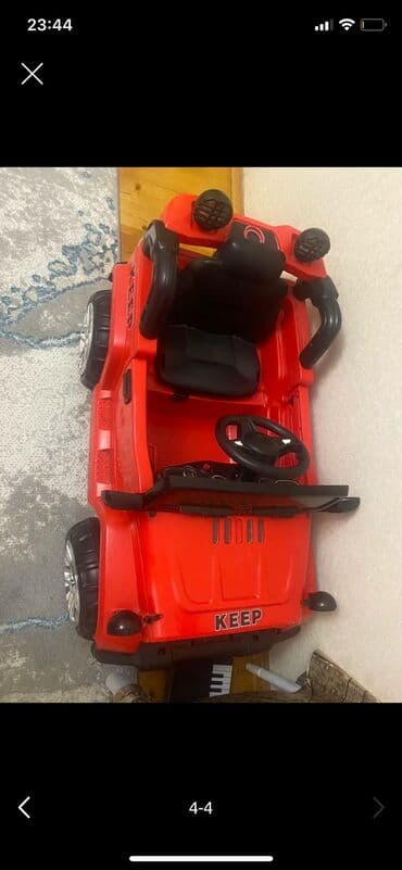 детские машинки на педалях: Uşaq üçün elektrikli maşın – Jeep tipli, qırmızı rəngdə — 1