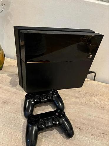 PS4 Fat 500 GB yaddaş ilə satılır. Əla vəziyyətdədir, tam işləkdir