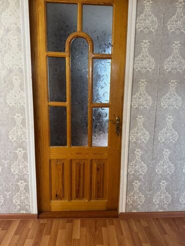 col qapilari qiymetleri: Şüşəli taxta otaq qapısı,4ədəddir 1nin şüşəsi qırıqdır dəyişmək — 1