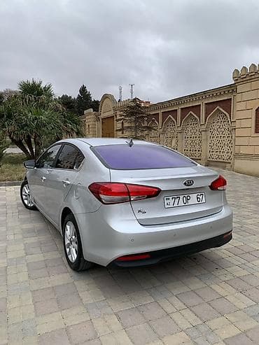 lider diskleri: Kia Cerato: 1.6 l | 2016 il Sedan — 5