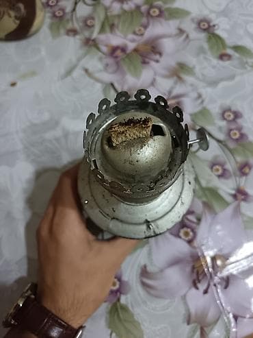 qədimi lampa: ​Sovet dövrünə aid, orijinal metal neft lampası satılır. ​Vəziyyəti — 6