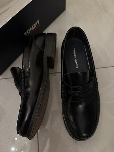 deri gödekce: Tommy Hilfiger kişi loaferləri - Rəng: qara - Model: klassik penny — 2