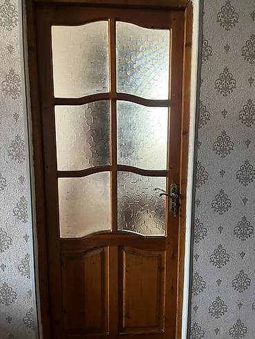 Taxta iç qapı – şüşəli dizayn - Material: təbii ağac karkas - Üst