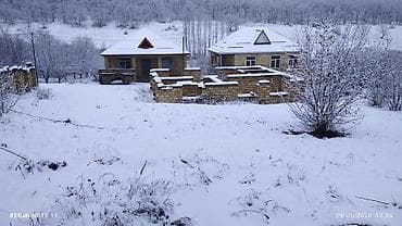 Bağ evlərinin satışı: Quba rayonu Xucbala kəndində içində yarımtikili olan 10 sot torpaq — 2