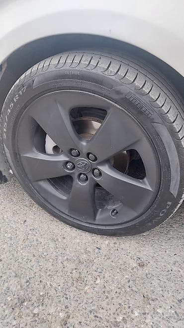 avtomobil kia: Şin Pirelli 215 / 45 / R 17 — 1