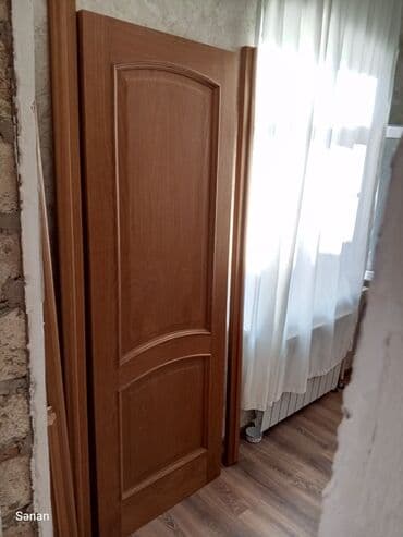 otaq qapisi: Məlumat: - İç qapı dəsti - Material: taxta əsaslı (palıd tonlarında — 2