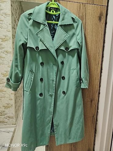 Qadın trençkot – açıq yaşıl rəng - Klassik ikiqat düyməli model, geniş